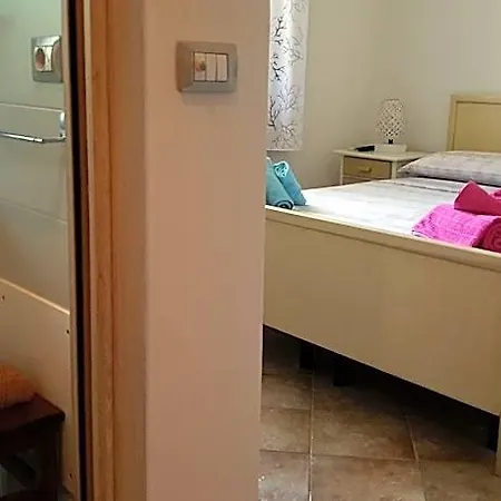 לינה וארוחת בוקר Sofia פורטו צ'זראו